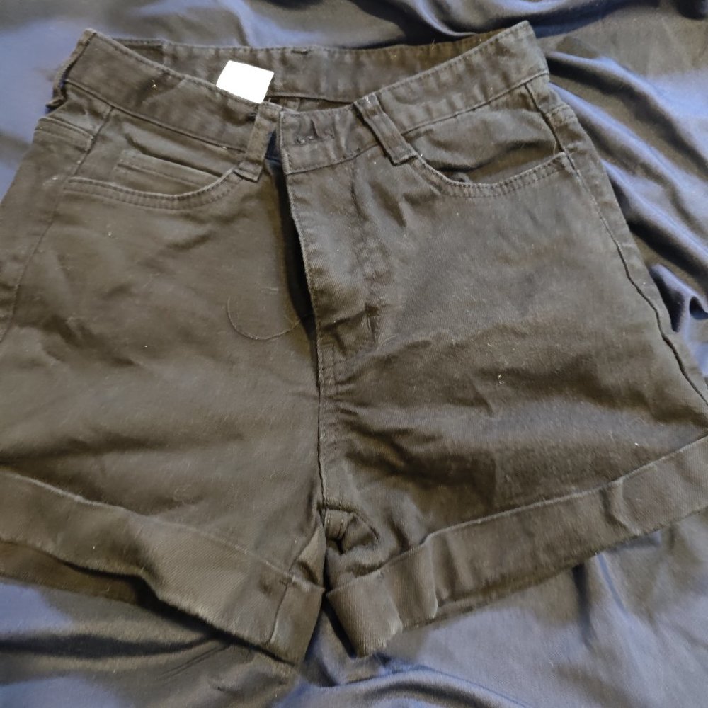 black chuu 5kg shorts size M
